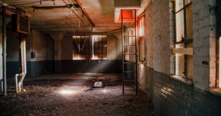 How do “off the plan” apartment contracts work?